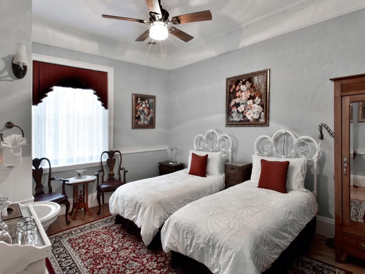 Brockamour Manor Bed And Breakfast Niagara-on-the-Lake Екстер'єр фото