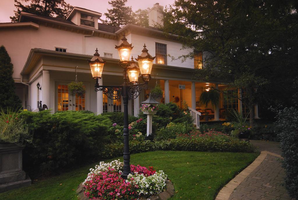 Brockamour Manor Bed And Breakfast Niagara-on-the-Lake Екстер'єр фото